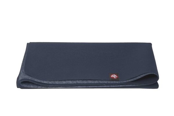Manduka eKO Superlite™ Midnight Extra Long hordozható jógaszőnyeg 200 x 61 cm x 1,5 mm