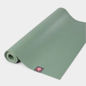 Manduka eKO Superlite™ Leaf Green utazó jógaszőnyeg 180 x 61 cm x 1,5 mm