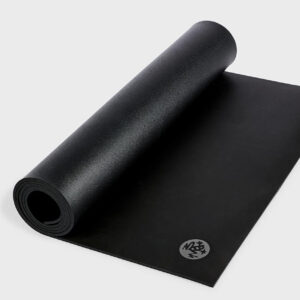Manduka GRP® ADAPT YOGA MAT csúszásgátló PU felületű gumi jógaszőnyeg 180 x 66 cm x 5 mm Farba: Čierna