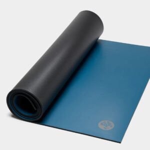 Manduka GRP® ADAPT YOGA MAT csúszásgátló PU felületű gumi jógaszőnyeg 180 x 66 cm x 5 mm Szín: világoskék