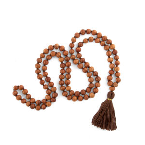Bodhi Yoga Bodhi Mala nyaklánc szantálfa illattal és színes bojttal 108 gyönggyel Szín: Barna