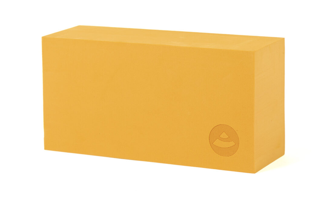 Bodhi Yoga Bodhi Asana brick hab jóga tégla 22 x 11 x 7 cm Szín: Mango
