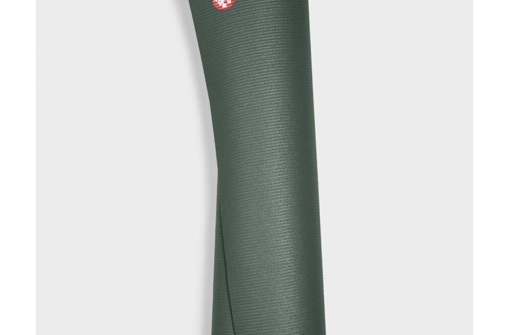 Manduka Prolite® Mat mélytengeri zöld jógaszőnyeg 180 x 61 cm x 4,7 mm Szín: Black Sage