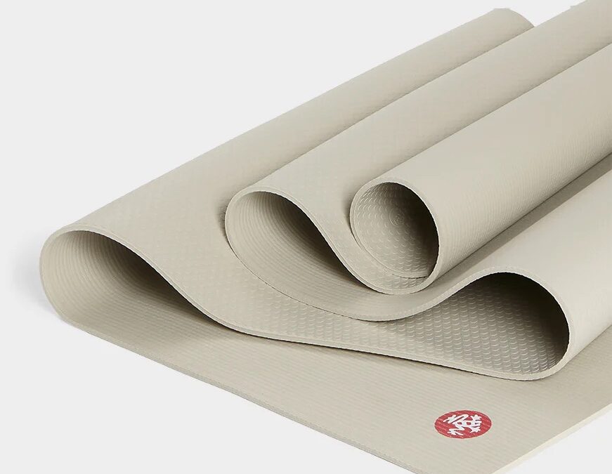 Manduka Prolite® Mat mélytengeri zöld jógaszőnyeg 180 x 61 cm x 4,7 mm Szín: Sand