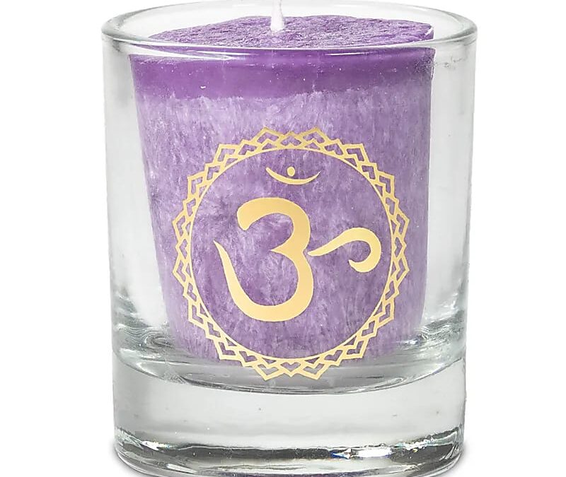 Phoenix Import Phoenix Chakra fogadalmi gyertya illóolajokkal 1 db Szín: 7. csakra – lila