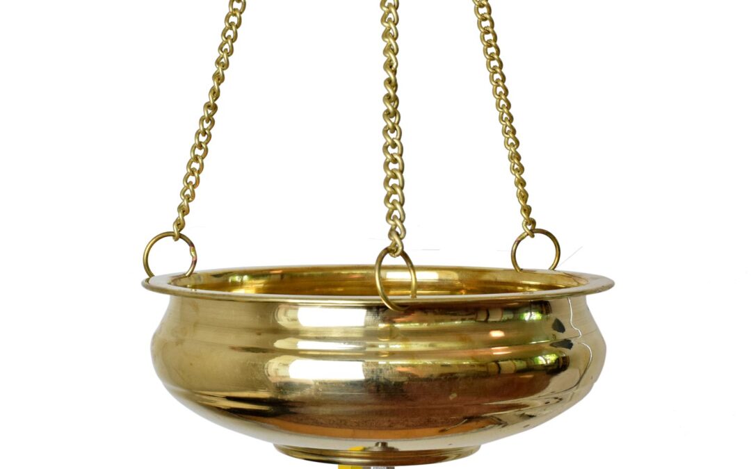 Sat Nam tál Shirodhara olajhoz 1 – 2,5 l Térfogat: 2,5 literes sárgaréz