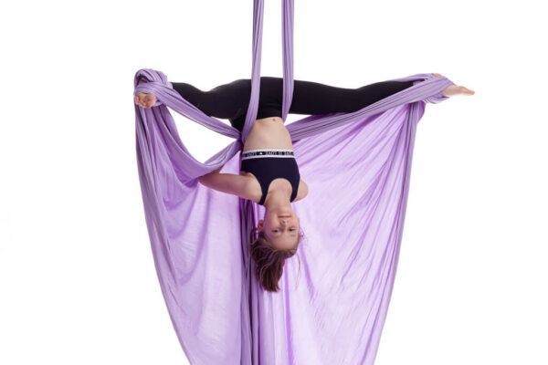 Aerialsilks Aerial Yoga JUST Perfect Set háló és karabiner szett Fly és Aerial jógához, gyermekek számára - 7 m Szín: lila