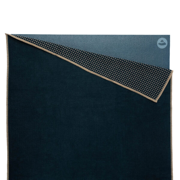 Bodhi Yoga Bodhi jóga törölköző GRIP Asana 183 x 61 cm Szín: Midnight (Sötétkék)