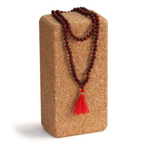 Bodhi Yoga Bodhi Mala rózsafa nyaklánc vörös bojttal, 108 gyöngy