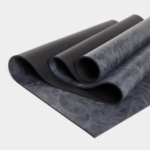 Manduka GRP® ADAPT YOGA MAT csúszásgátló PU felületű gumi jógaszőnyeg 180 x 66 cm x 5 mm Szín: Black Marbled