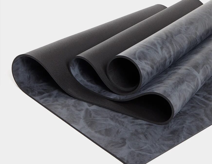 Manduka GRP® ADAPT YOGA MAT csúszásgátló PU felületű gumi jógaszőnyeg 180 x 66 cm x 5 mm Szín: Black Marbled